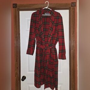 Pendleton robe- red flannel